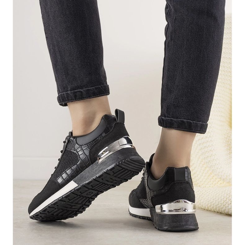 Deportivas negras con motivo de piel de cocodrilo Zariza negro 1 Deportivas negras con motivo de piel de cocodrilo Zariza negro 1