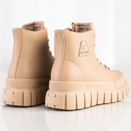 SHELOVET Zapatillas con cuero ecológico en la plataforma beige 3