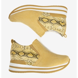 Zapatillas mostaza en la cuña Infinitale amarillo 2