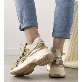 Zapatillas beige sobre suela alta Lissa 2