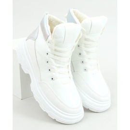 Calzado deportivo blanco aislado FA-3357 Blanco 1