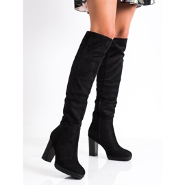 Seastar Botas con estilo en un pilar negro 1