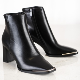 Seastar Botas elegantes en un poste negro 1