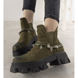 Botas verdes con pulsera Fearless 1
