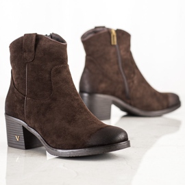 Cómodas botas de ante VINCEZA marrón 1