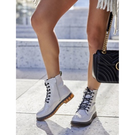 PE1 Botines de trabajadores lacados en una culata deslizante blanca blanco 1