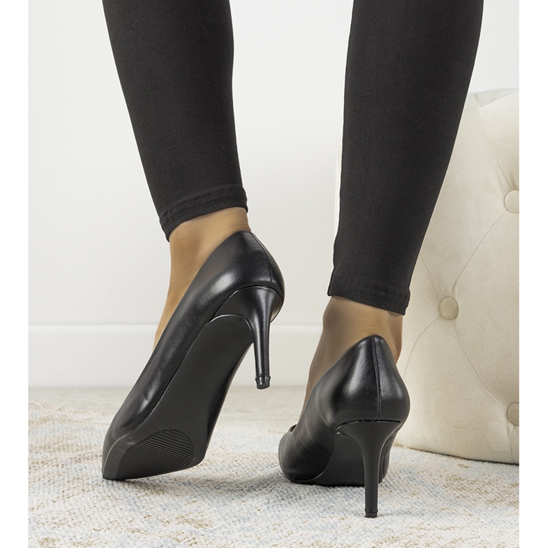 Zapatos de salón negros clásicos con tacón de aguja Isla 2