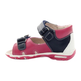 Sandalias de cuero para niñas con una mariposa rosa Bartuś 2