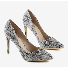 Tacones negros con estampado de piel de serpiente de Grace 1