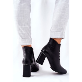 PA2 Botas de piel de mujer con tacón negro. 3
