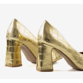 Zapatos de salón dorados con estampado de piel de cocodrilo Matilda 2