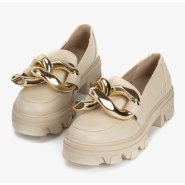 Mocasines beige con cadena Larisa gruesa 2