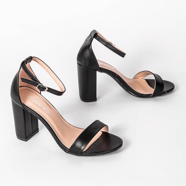 Sandalias negras en el puesto de Dorothy negro 1