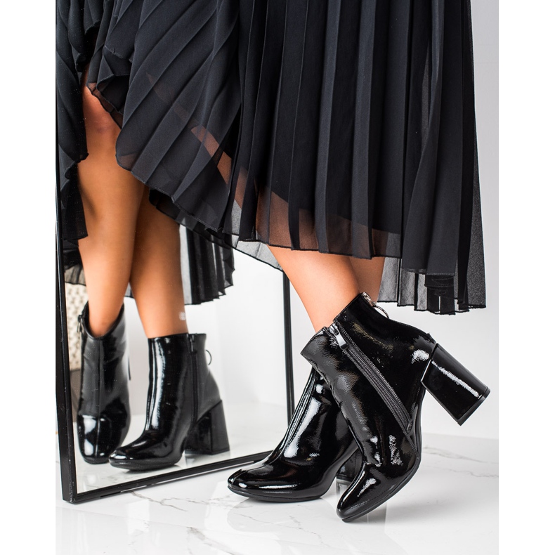 Lucky Shoes Botas lacadas en el poste negro 2