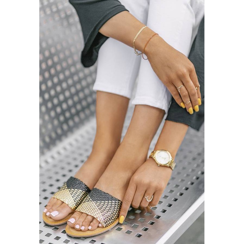 Pantuflas Glam Star negras y doradas negro 1