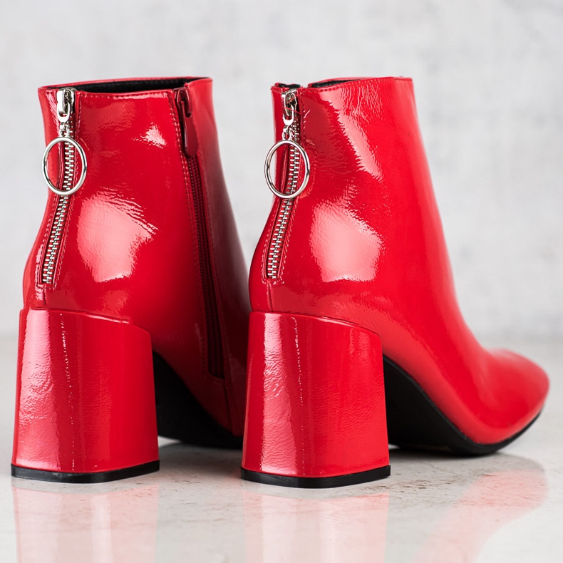 Lucky Shoes Botas lacadas en el poste rojo 1