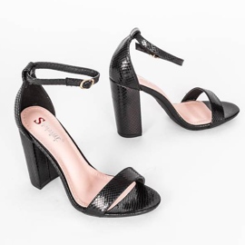 Sandalias negras en el poste de Penélope negro 1 Sandalias negras en el poste de Penélope negro 1