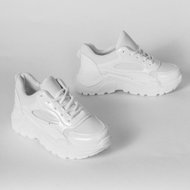 Zapatillas blancas en la plataforma Serena blanco 2