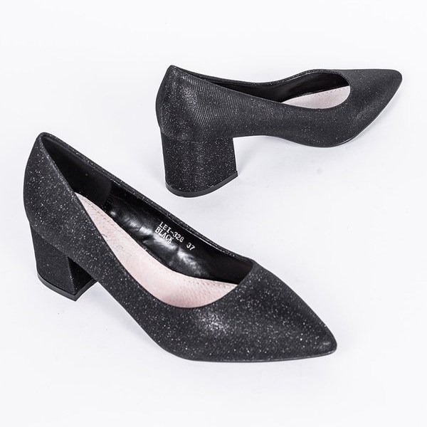 Bombas negras brillantes en el poste de Laita negro 1