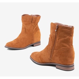 Botines camel con cuña Buenna cubierta marrón 3