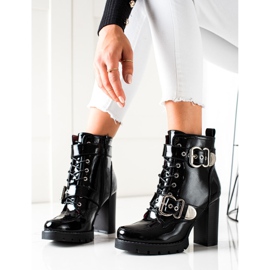 Erynn Botas negras en un poste alto negro 2