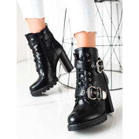 Erynn Botas negras en un poste alto negro 4