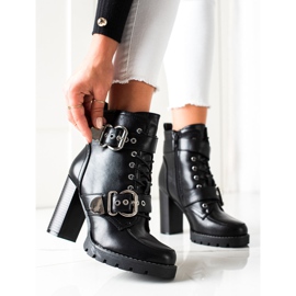Erynn Botas negras en un poste alto negro 3