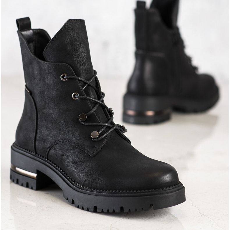 Trabajadores con cordones de moda por Sergio Leone negro 2 Trabajadores con cordones de moda por Sergio Leone negro 2