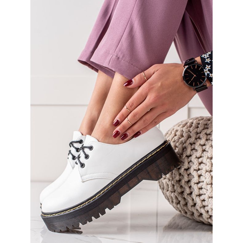 Sweet Shoes Brogues blancos en la plataforma 1
