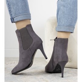 Botas grises con tacón Varela 1