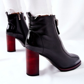 S.Barski Botas negras de mujer lacadas en un poste Cofton negro 1 S.Barski Botas negras de mujer lacadas en un poste Cofton negro 1