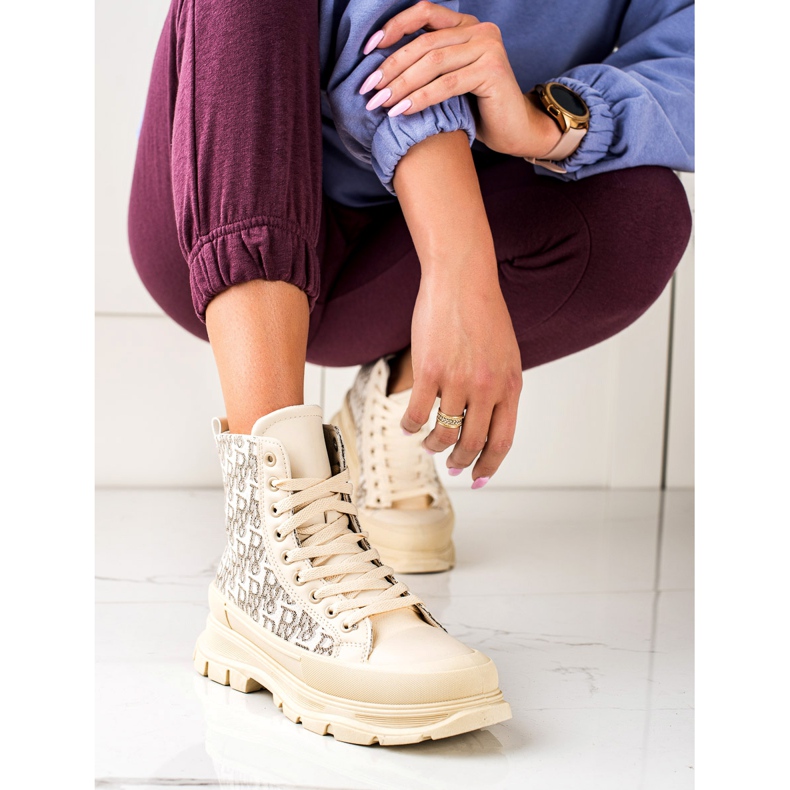 TRENDI Zapatillas altas de moda en beige 2