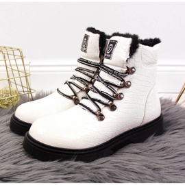 Bota charol Jr EVE320B blanco 1 Bota charol Jr EVE320B blanco 1