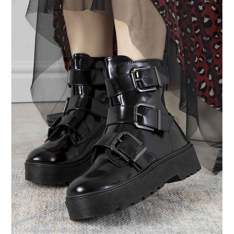 Botines negros en la plataforma Austin 2