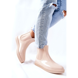 PS1 Botas de lluvia brillantes en una plataforma de cascada beige 5