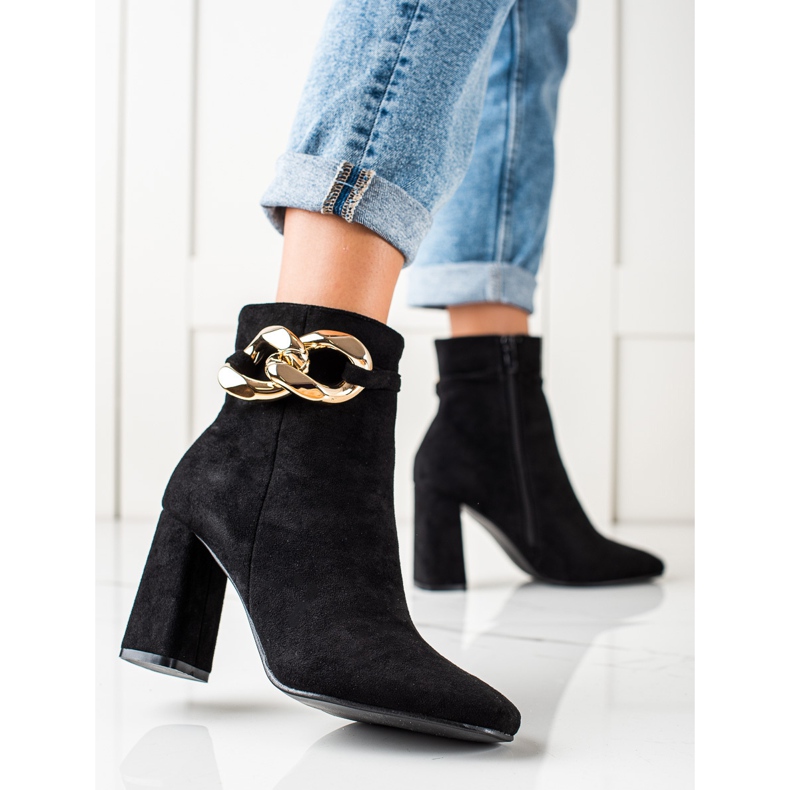 TRENDI Botas elegantes con adorno dorado. negro 1