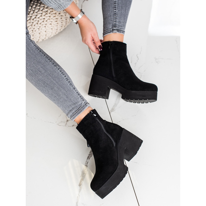 Ideal Shoes Botas de moda en la plataforma negro 1