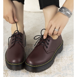 Zapatos brogue granate sobre suela ronde gruesa rojo 1
