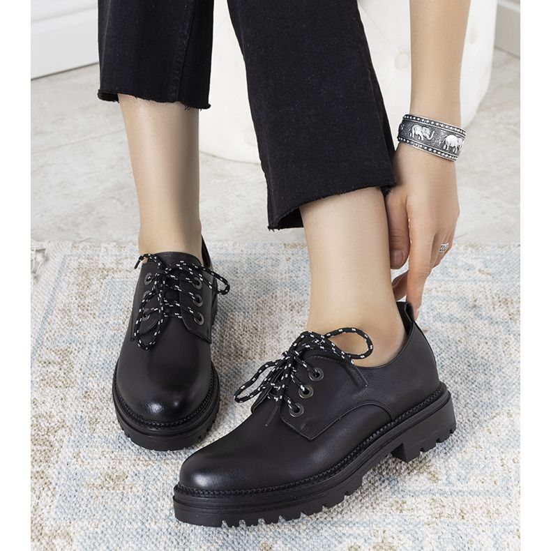 Zapatos negros con suela gruesa de Gingras 1