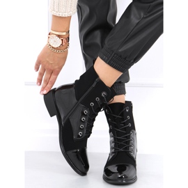 Bota charol Nina Black negro 5