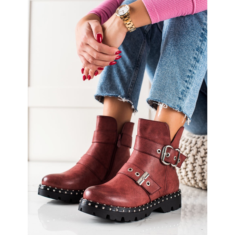 Janessa Trabajadores con Jet rojo 1