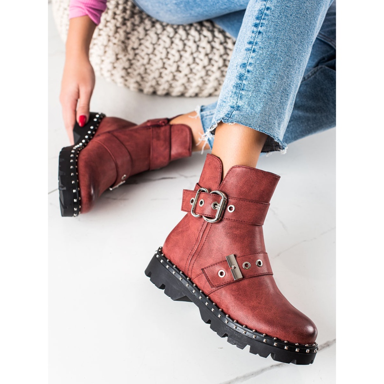 Janessa Trabajadores con Jet rojo 2