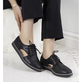 Zapatos negros Karley de corte bajo brillante 1