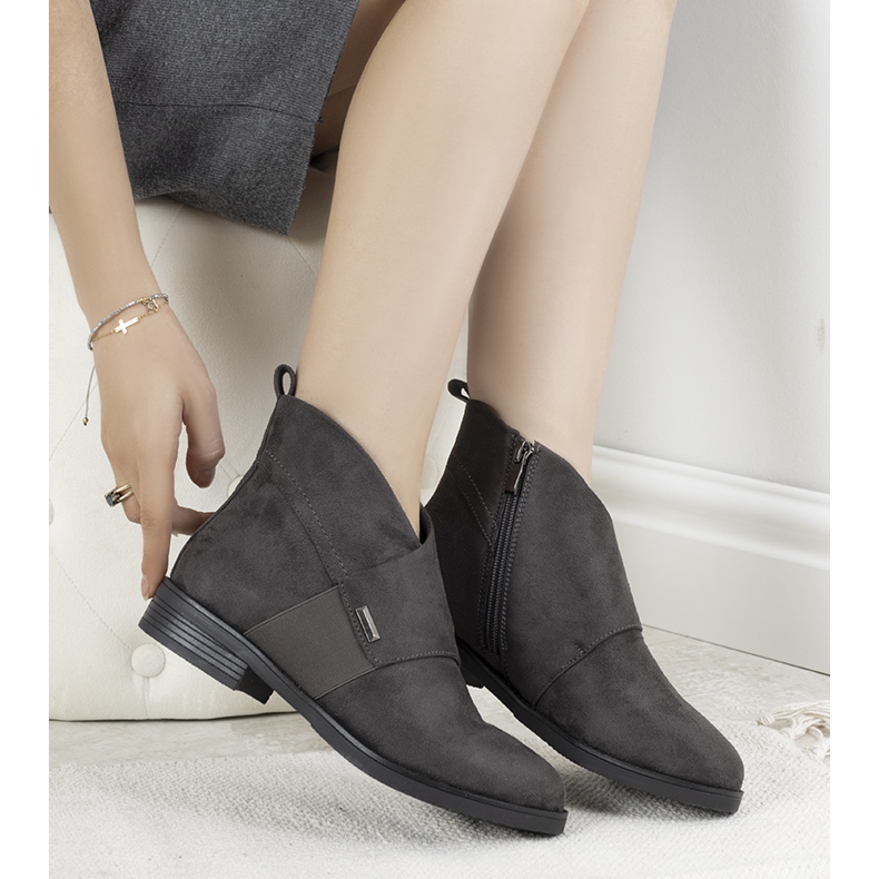 Botas grises con tacones planos de Grail 1