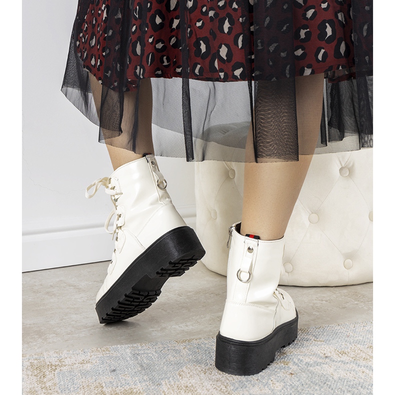 Botas blancas sobre suela alta Orane blanco crudo 2 Botas blancas sobre suela alta Orane blanco crudo 2