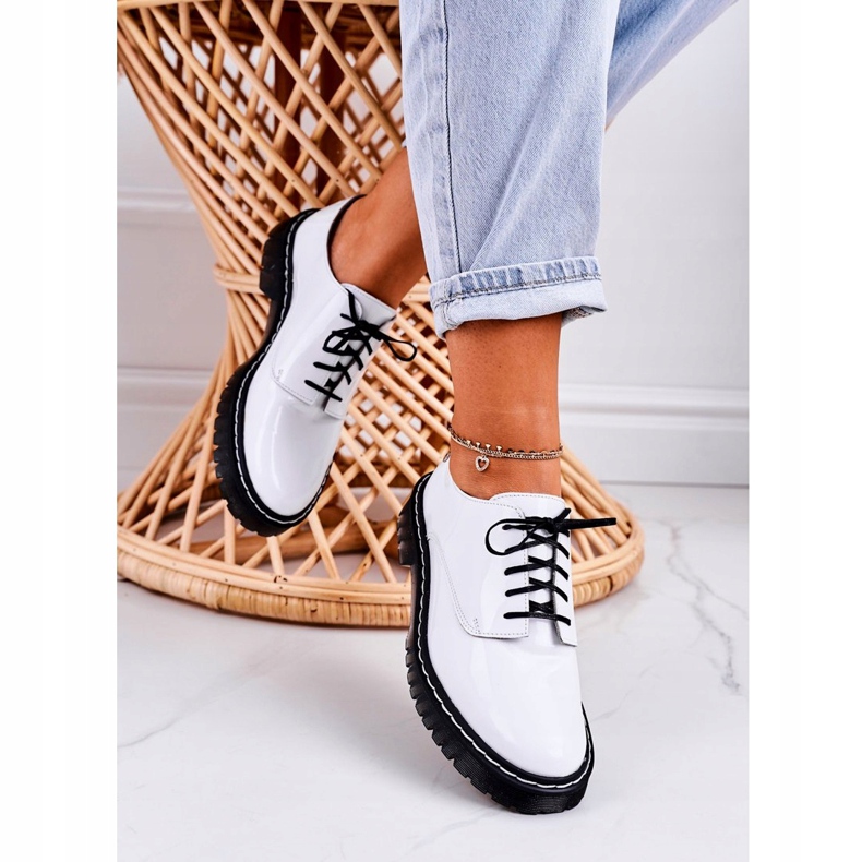 Zapatos de cuero Oxfords Maciejka para mujer lacados blancos 04087-11 3