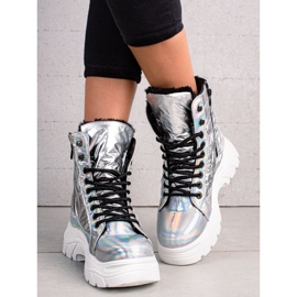 Botas plateadas en la plataforma VINCEZA 1