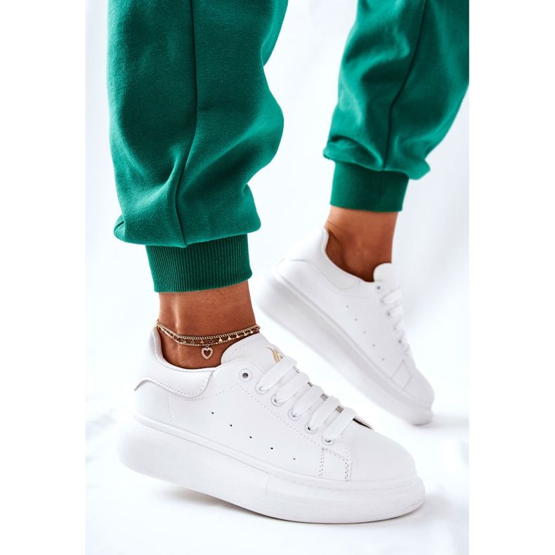 Zapatos deportivos de cuero en una plataforma Lemmy blanca blanco 2 Zapatos deportivos de cuero en una plataforma Lemmy blanca blanco 2