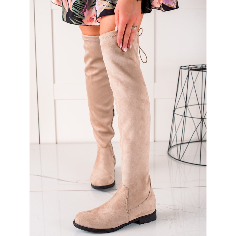 TRENDI Mosqueteros beige 1