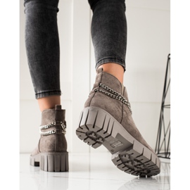 Goodin Botas en la plataforma con una cadena beige 1 Goodin Botas en la plataforma con una cadena beige 1